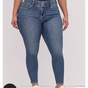 JEGGING SKINNY SUPER SOFT HIGH-RISE JEAN